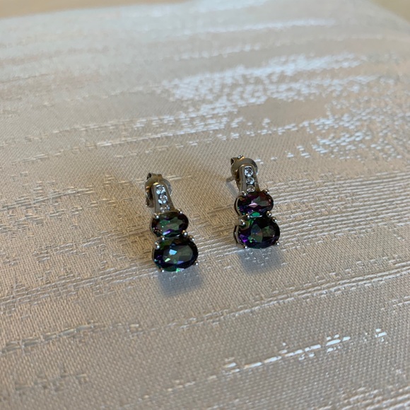 BUNDLE x 4 Beautiful stud earrings - Picture 1 of 4